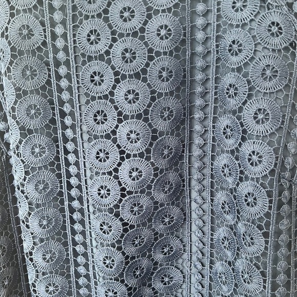 Blue embroidered crop top - Picture 2 of 5